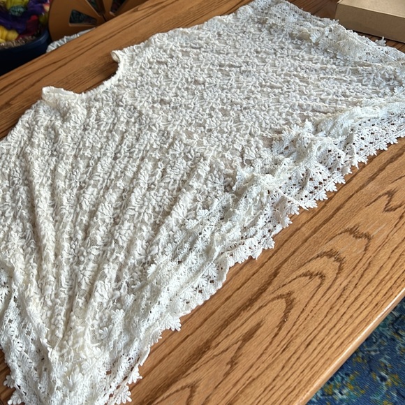 Lace poncho.  Youarenotalone.  One size - Picture 4 of 5